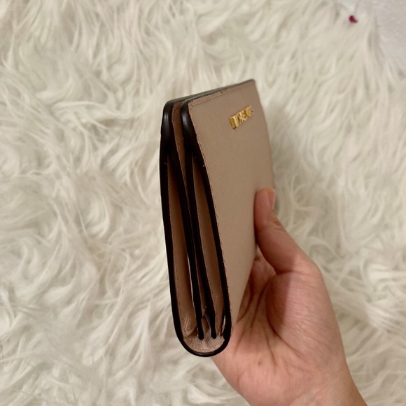 Michael Kors Jet Set Travel Slim Bifold - Picture 2 of 4